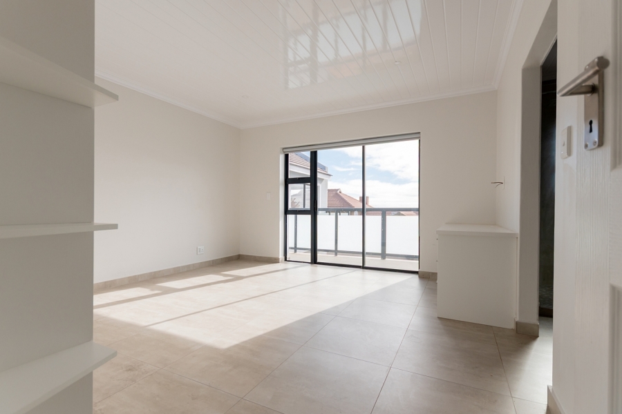 6 Bedroom Property for Sale in Myburgh Park Western Cape